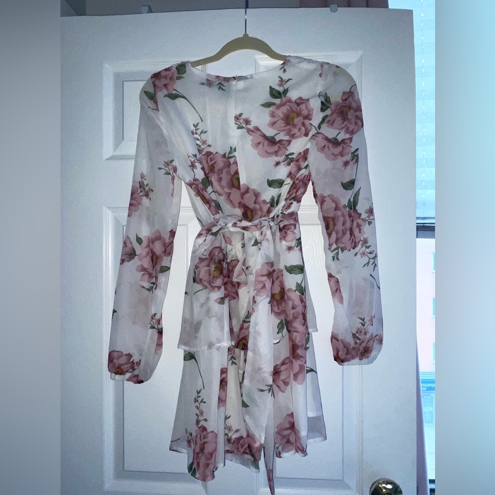 PLT never worn white floral dress. Size US 4 - Picture 3 of 4